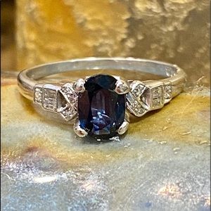 Platinum 💙Petite Vintage Sapphire💙 Diamond Ring